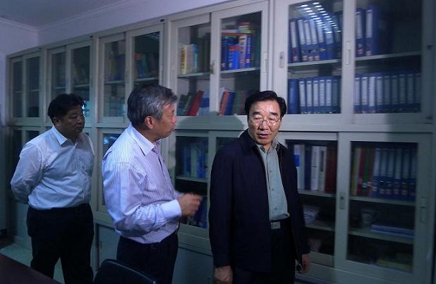 河北省委書記、省人大常委會(huì)主任張慶黎來藥都集團(tuán)視察工作